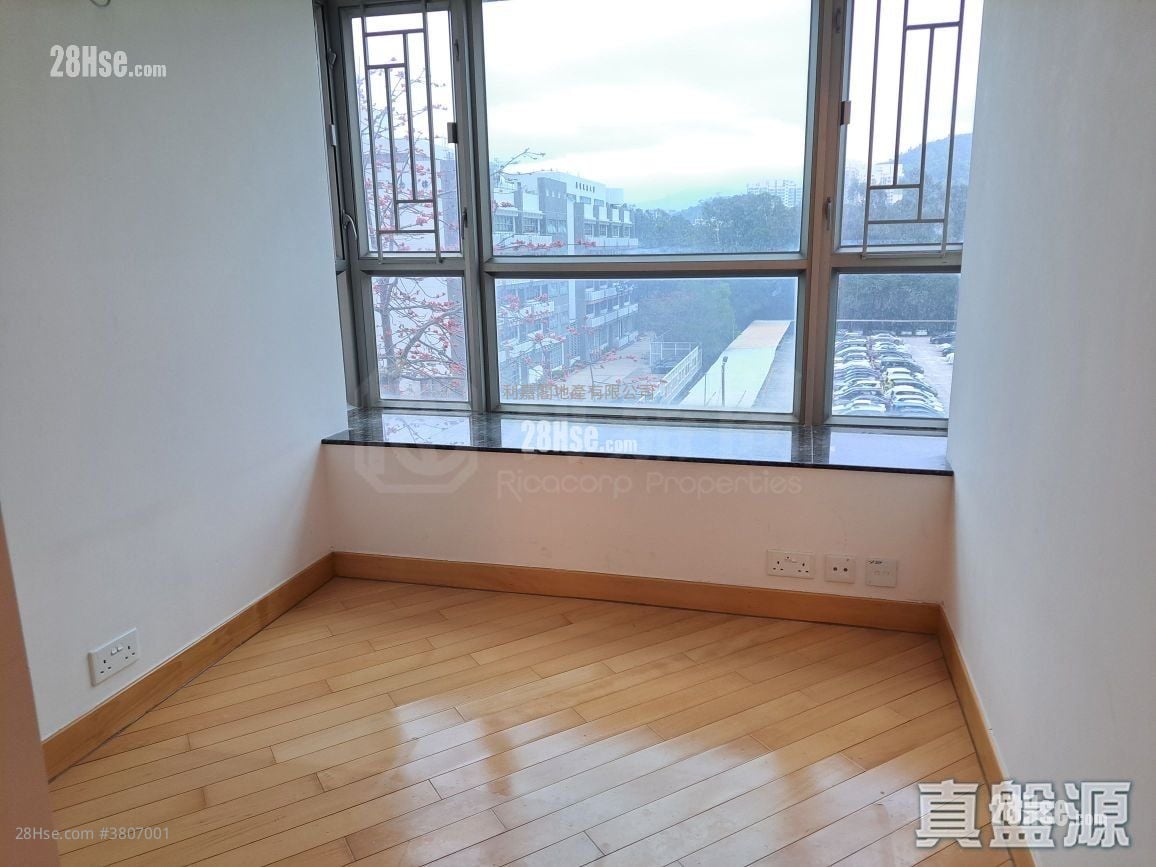 Yoho Town Sell 2 Bedrooms , 1 Bathroom 393 ft²