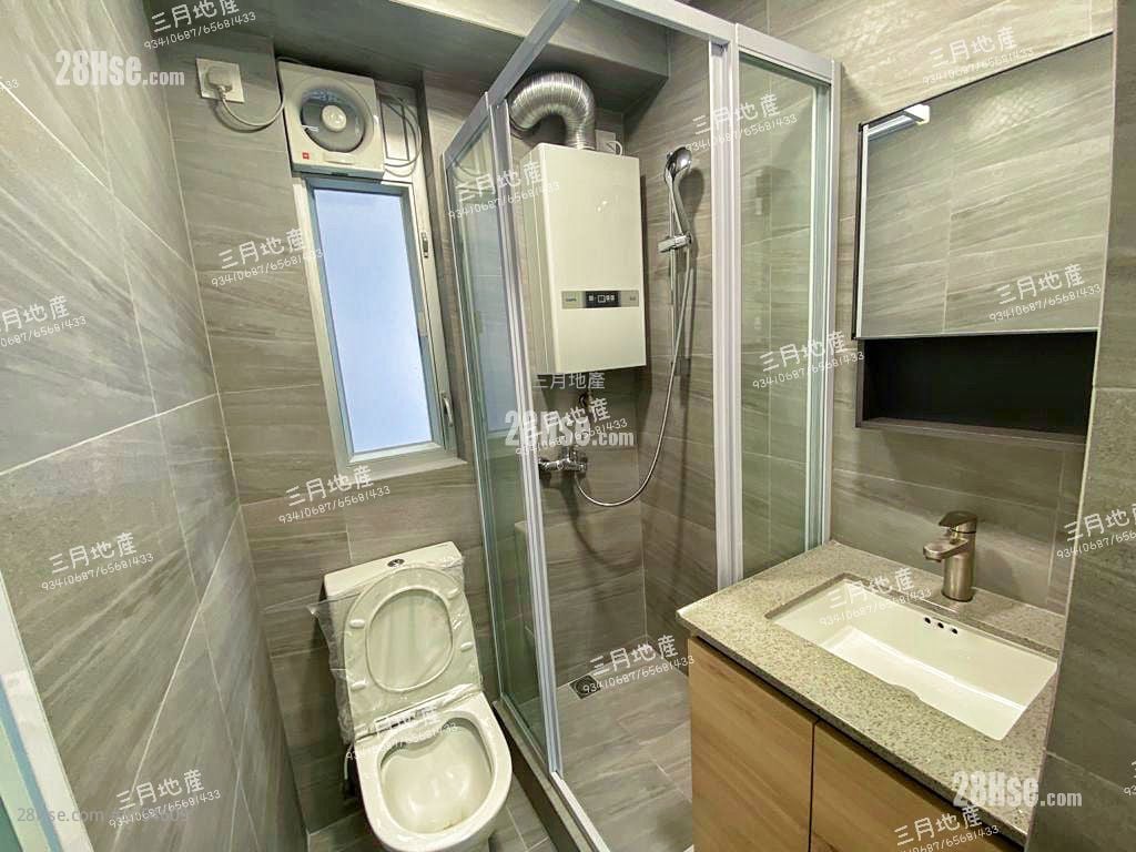 Kam Fat Building Sell 2 Bedrooms , 1 Bathroom 300 ft²