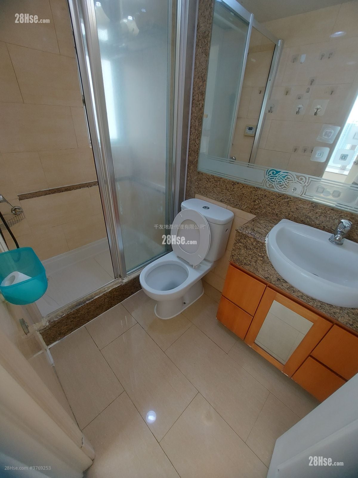 Vianni Cove Rental 3 Bedrooms , 2 Bathrooms 684 ft²