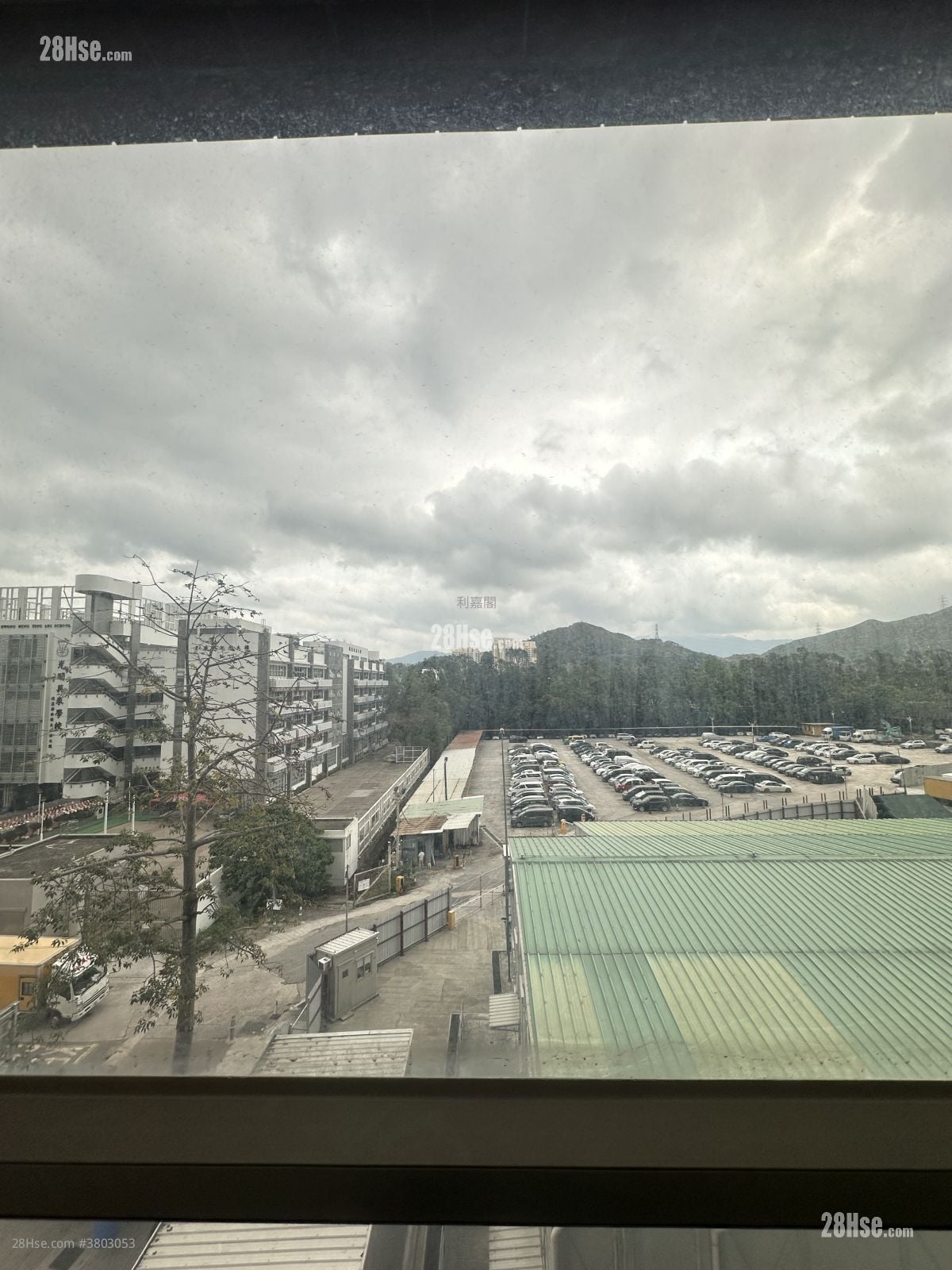 Yoho Town Sell 2 Bedrooms , 1 Bathroom 393 ft²