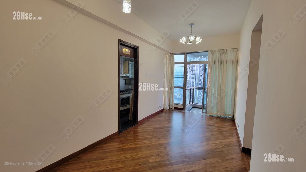 One Silversea Sell 3 Bedrooms , 2 Bathrooms 665 ft²