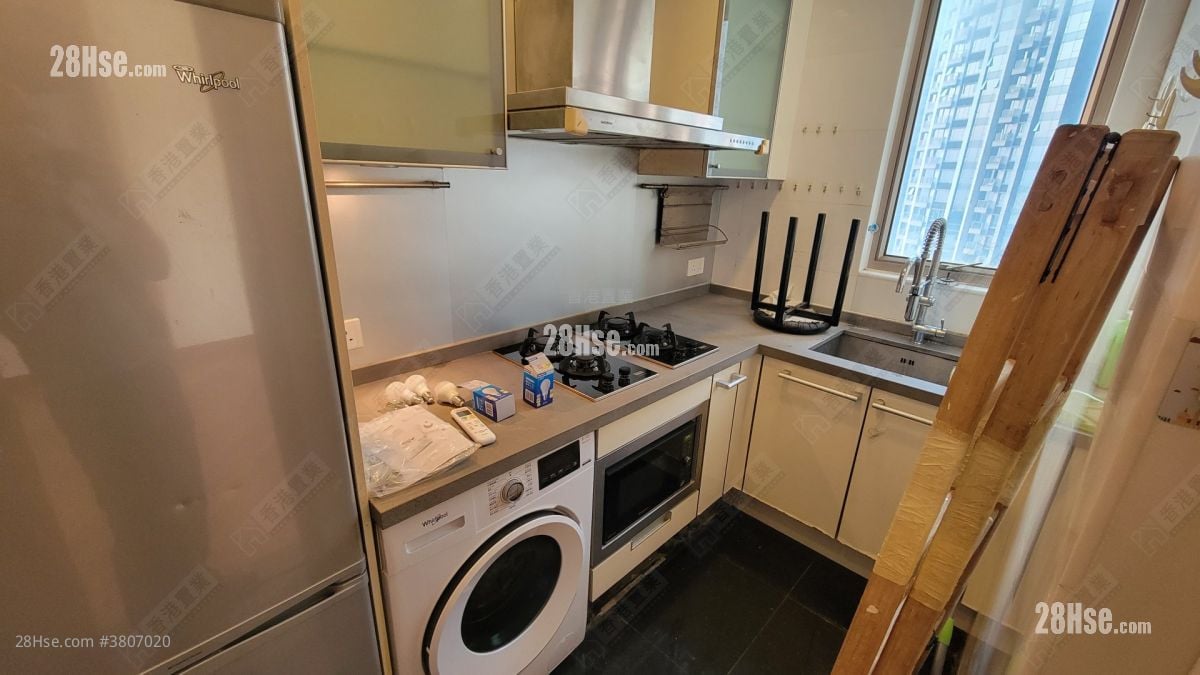 One Silversea Sell 3 Bedrooms , 2 Bathrooms 665 ft²