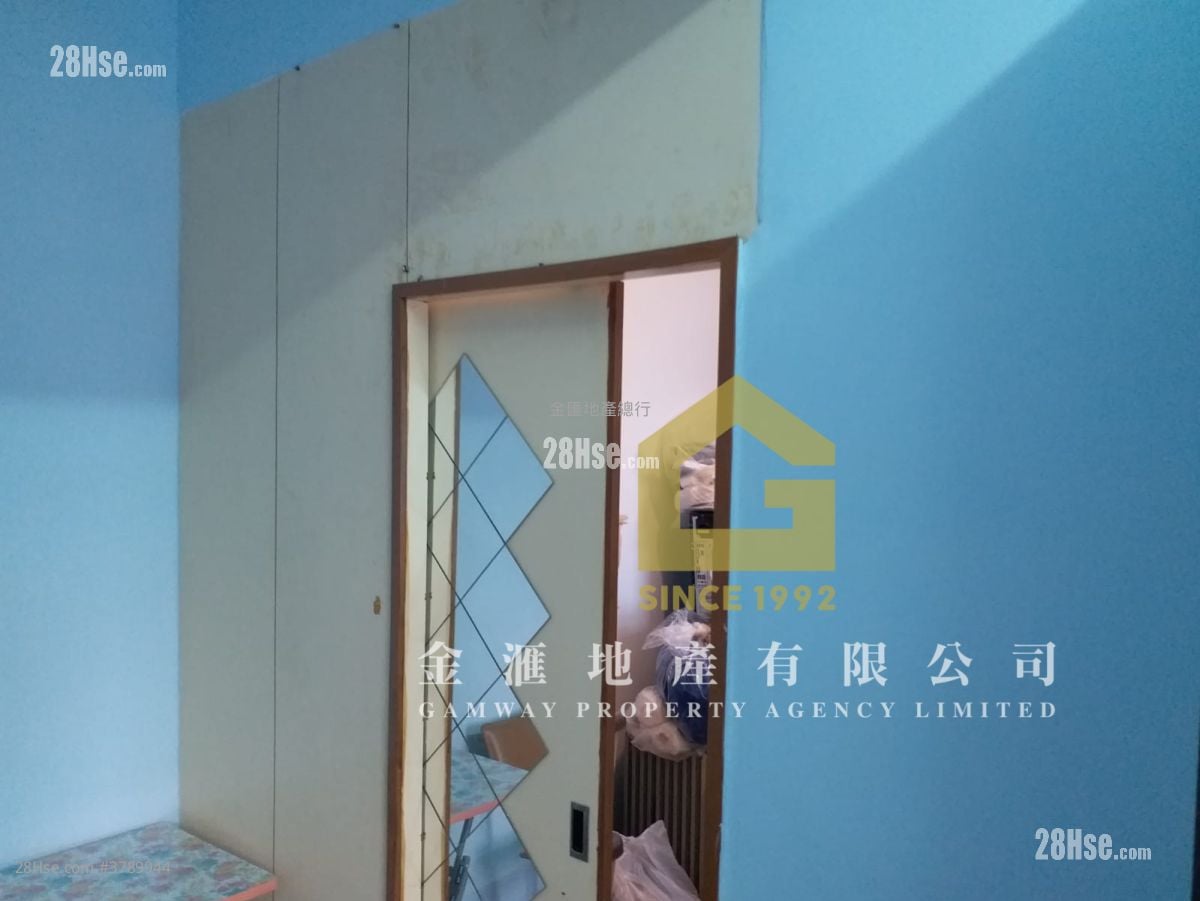 Luen Hop Building Sell 1 Bedroom , 1 Bathroom 212 ft²