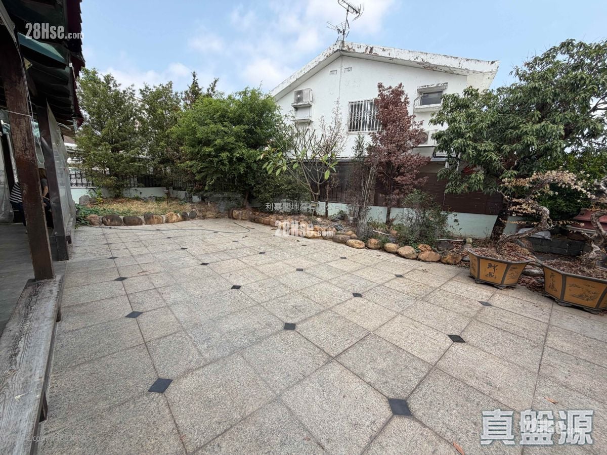 Fairview Park Sell 3 Bedrooms , 2 Bathrooms 950 ft²