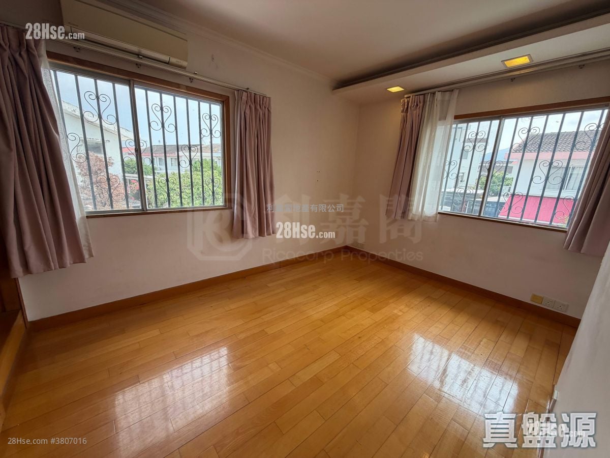 Fairview Park Sell 3 Bedrooms , 2 Bathrooms 950 ft²