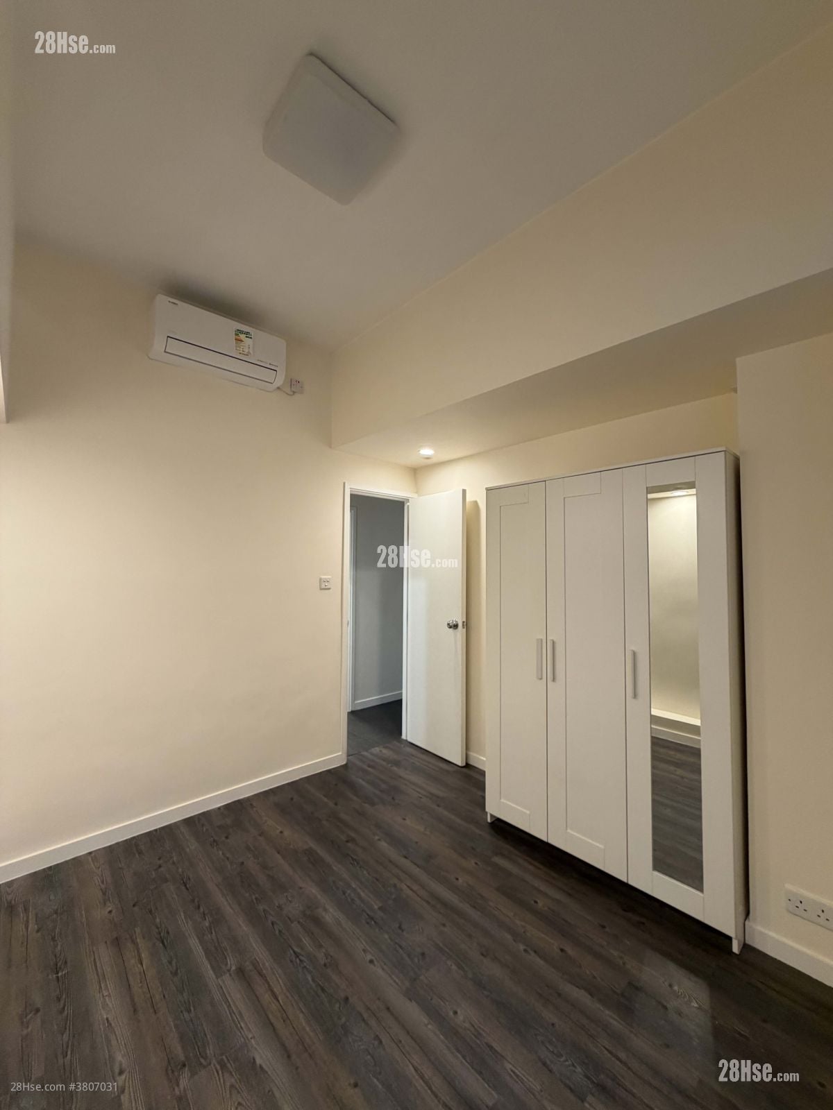 Kwong Sang Hong Building Rental 2 Bedrooms , 1 Bathroom 499 ft²