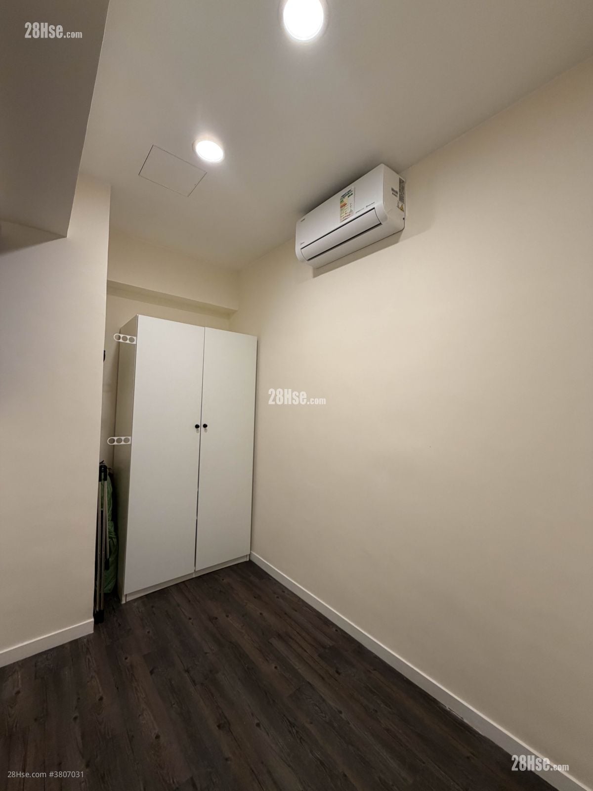 Kwong Sang Hong Building Rental 2 Bedrooms , 1 Bathroom 499 ft²