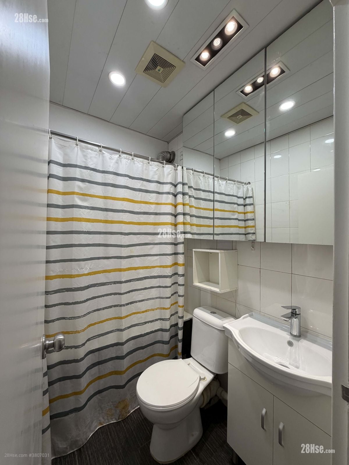 Kwong Sang Hong Building Rental 2 Bedrooms , 1 Bathroom 499 ft²