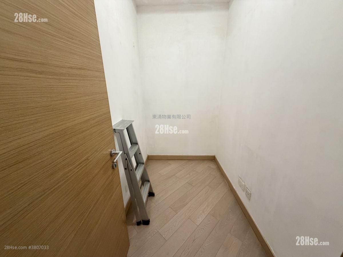 Century Link Sell 2 Bedrooms , 1 Bathroom 484 ft²