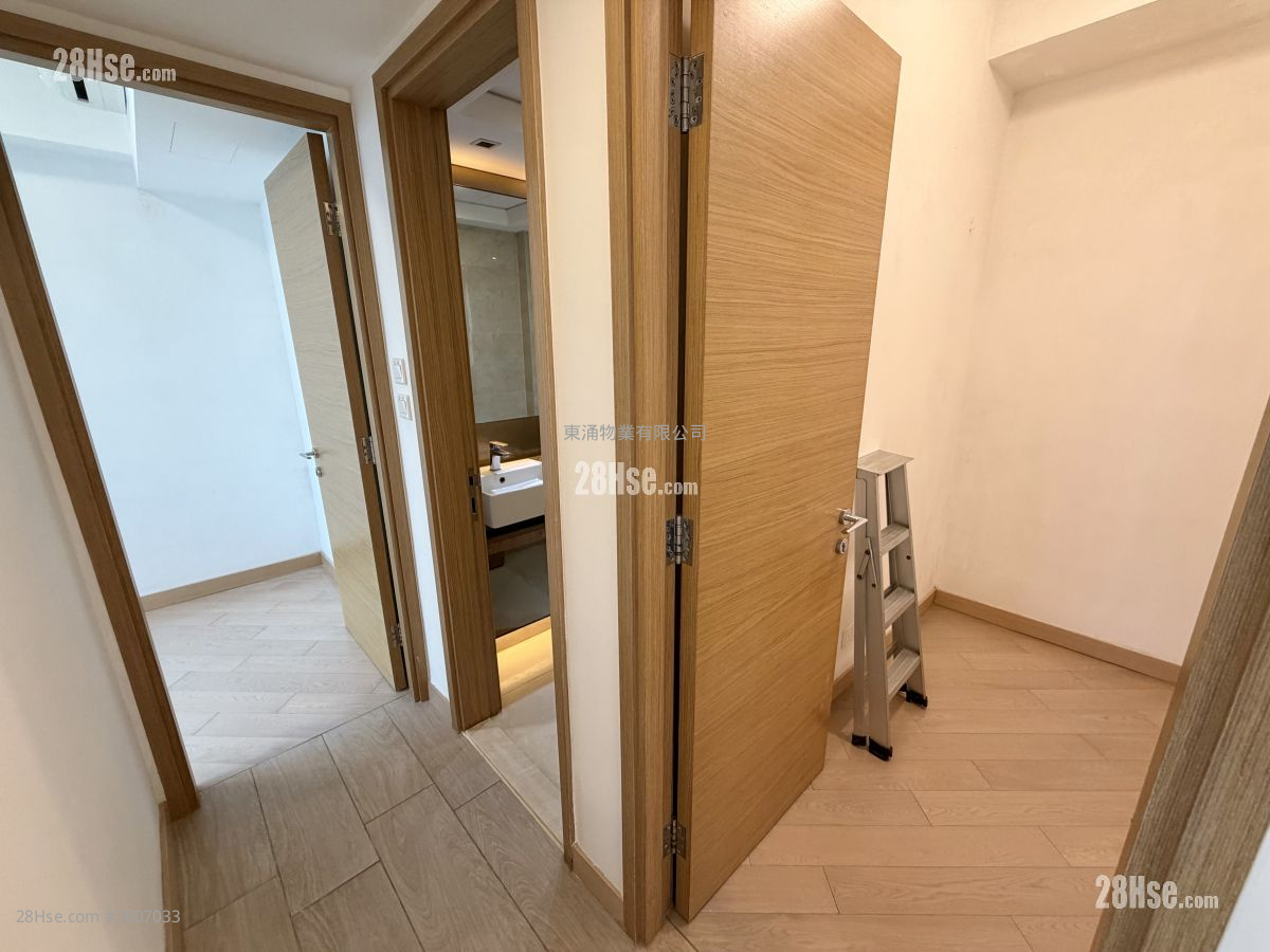 Century Link Sell 2 Bedrooms , 1 Bathroom 484 ft²