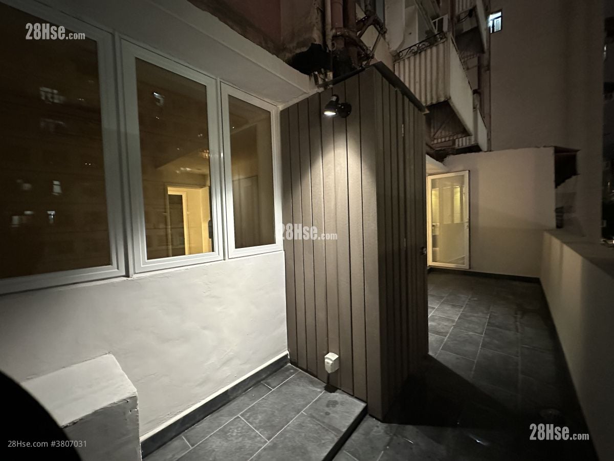 Kwong Sang Hong Building Rental 2 Bedrooms , 1 Bathroom 499 ft²