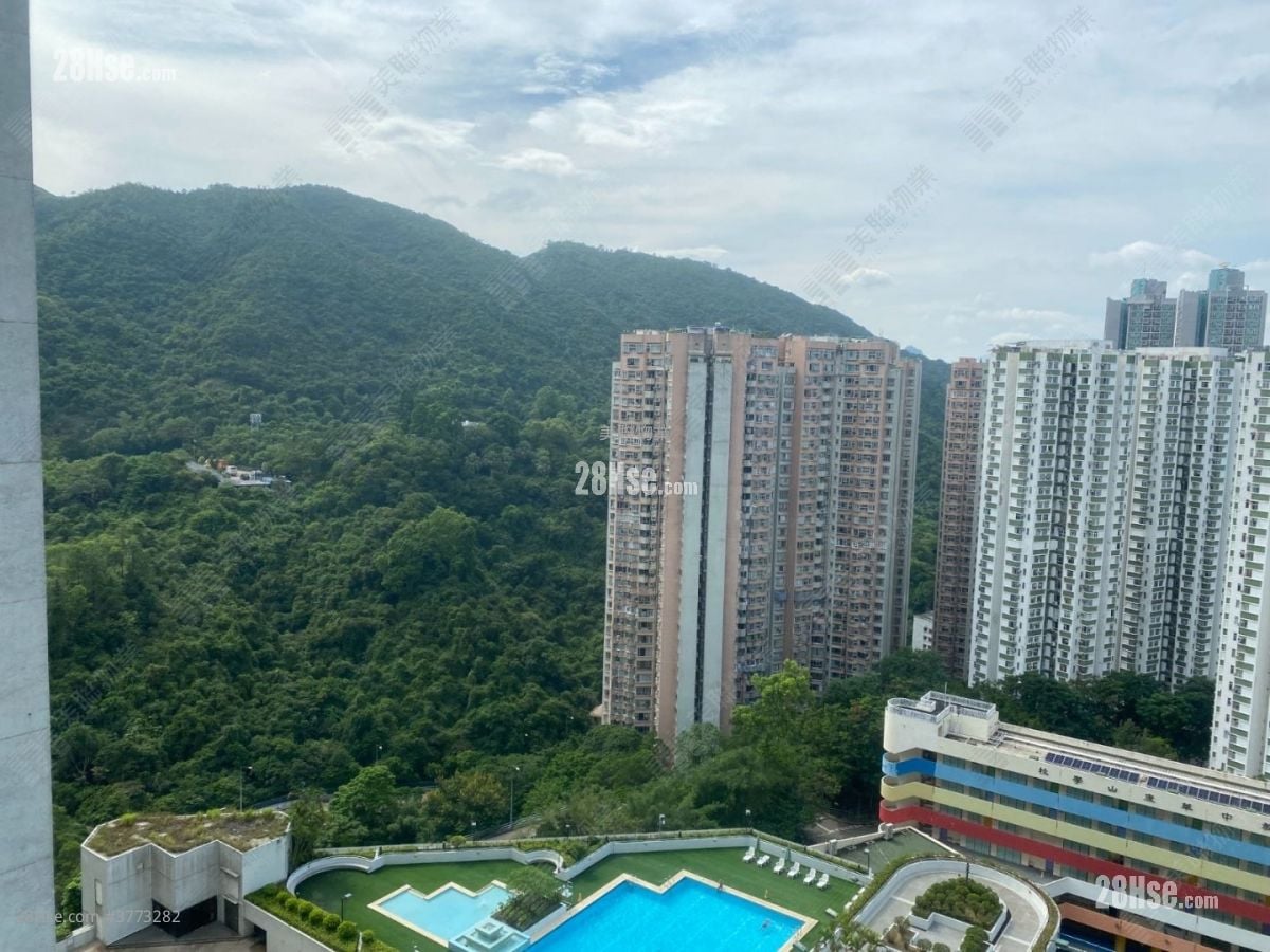 Kornhill Sell 3 Bedrooms , 1 Bathroom 594 ft²