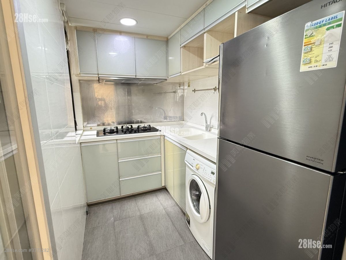 Kornhill Sell 3 Bedrooms , 1 Bathroom 594 ft²