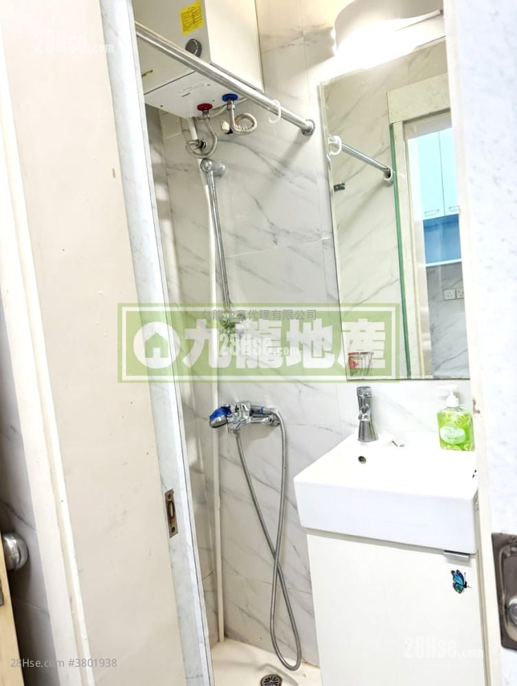 Sun Wing Building Sell 2 Bedrooms , 1 Bathroom 361 ft²