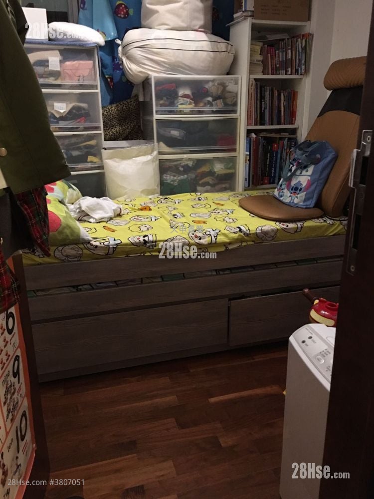 单幢楼房 租盘 3 房 , 2 浴室 620 平方尺