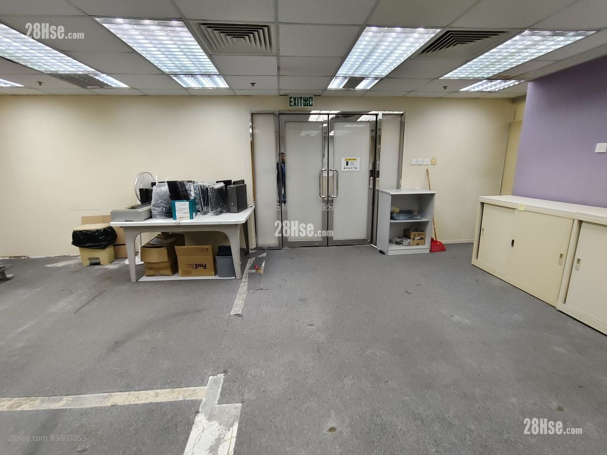 Summit Insurance Building Rental Studio , 2 Toilets