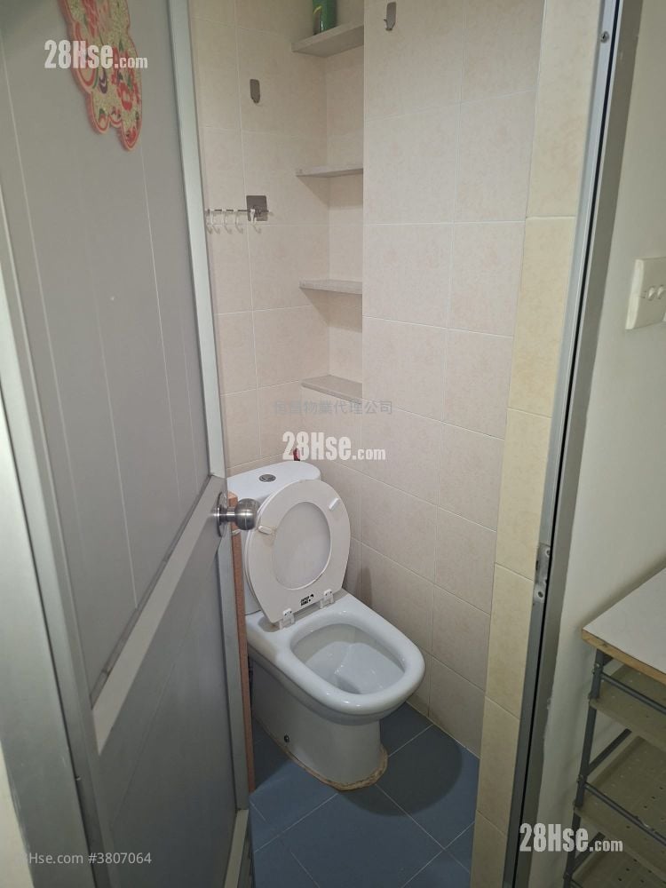 Tin Wang Court Rental 2 Bedrooms 401 ft²