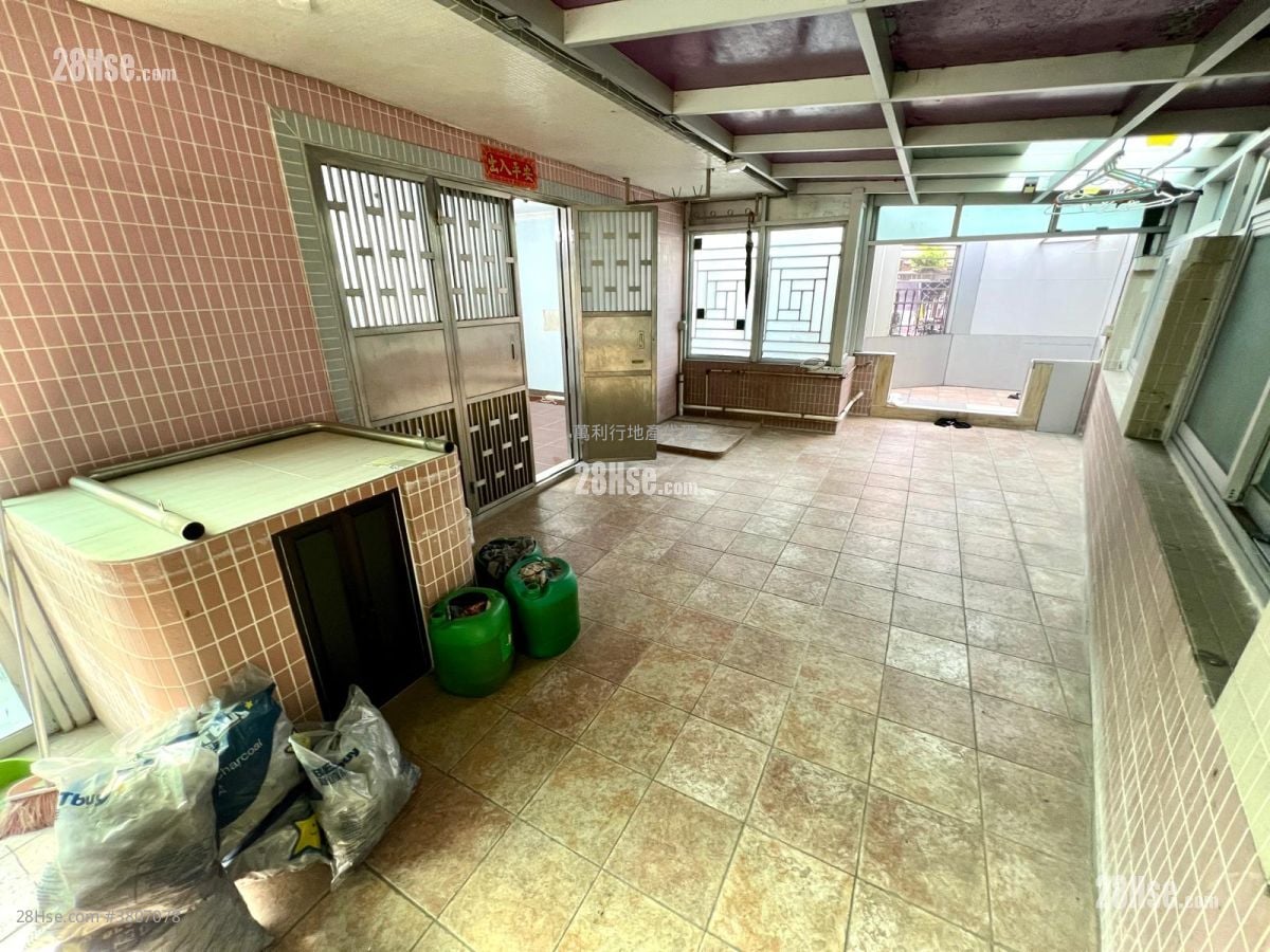 村屋 售盘 3 房 , 1 浴室 700 平方尺