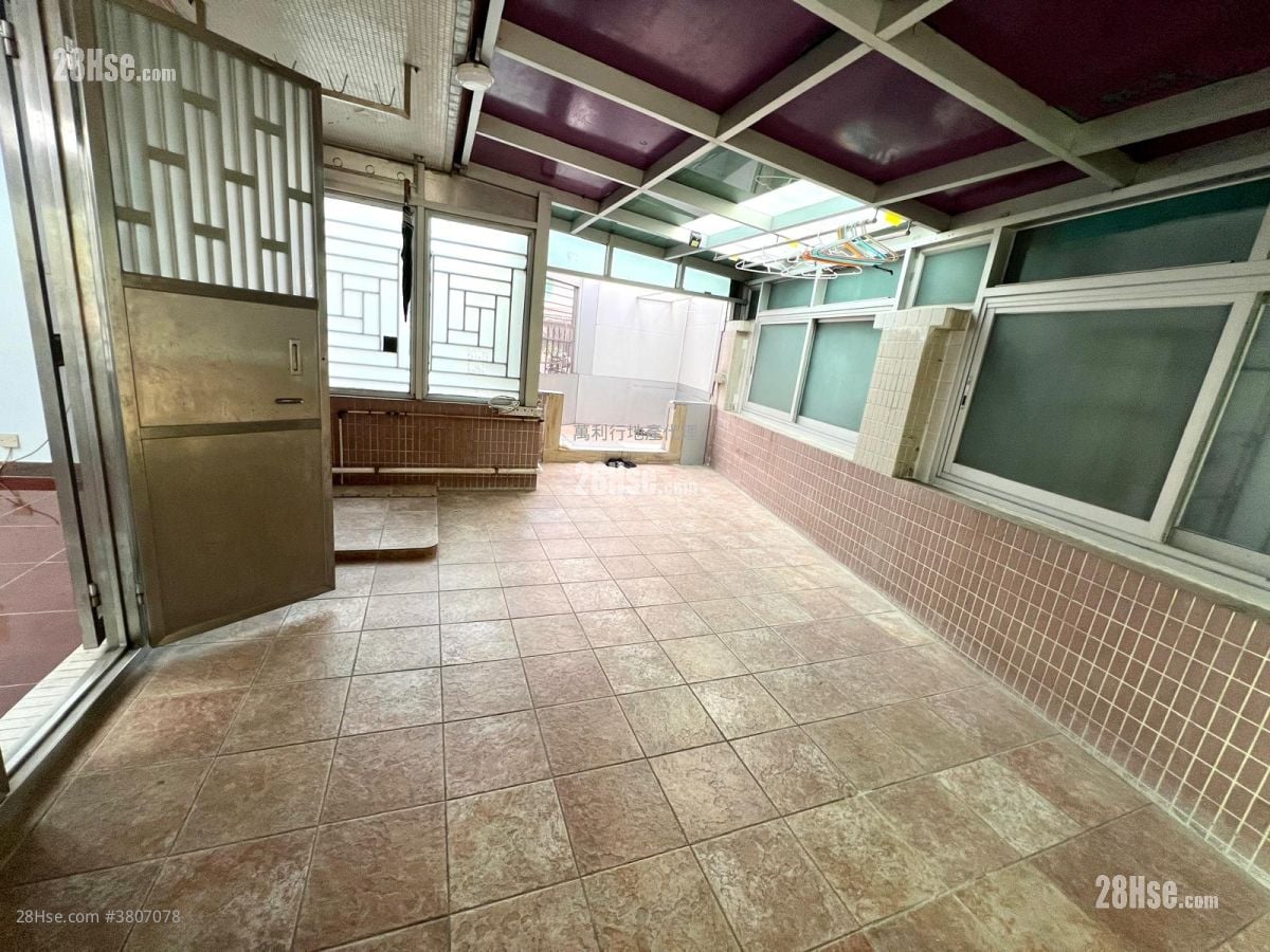 村屋 售盘 3 房 , 1 浴室 700 平方尺