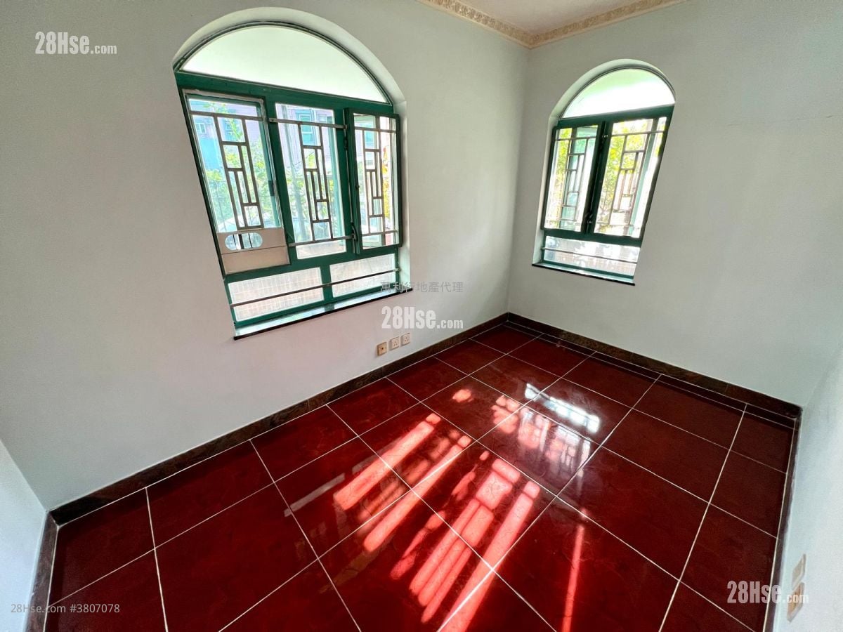 村屋 售盘 3 房 , 1 浴室 700 平方尺