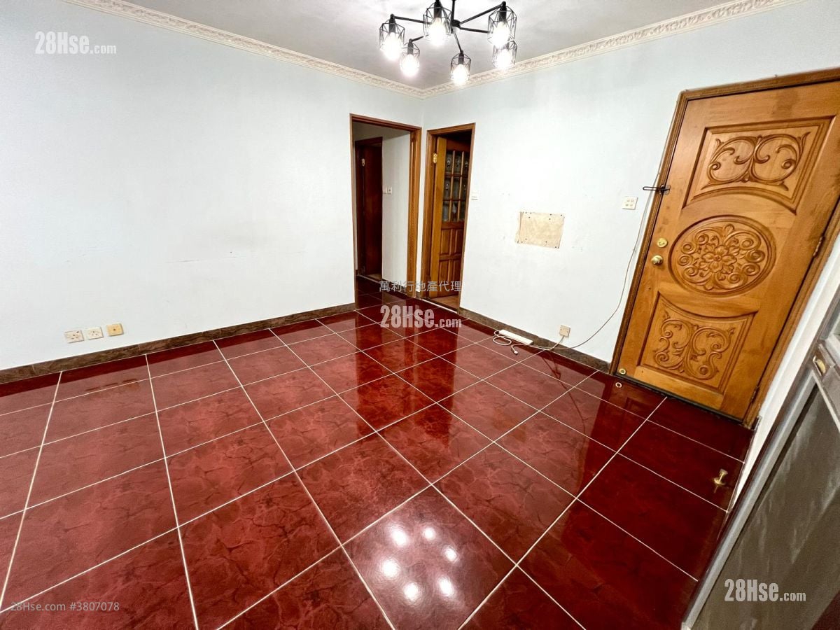 村屋 售盘 3 房 , 1 浴室 700 平方尺