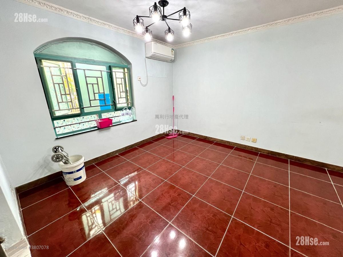 村屋 售盘 3 房 , 1 浴室 700 平方尺