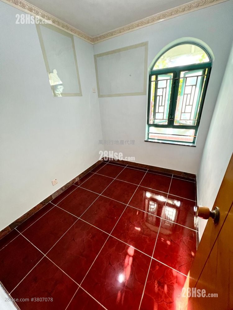 村屋 售盘 3 房 , 1 浴室 700 平方尺