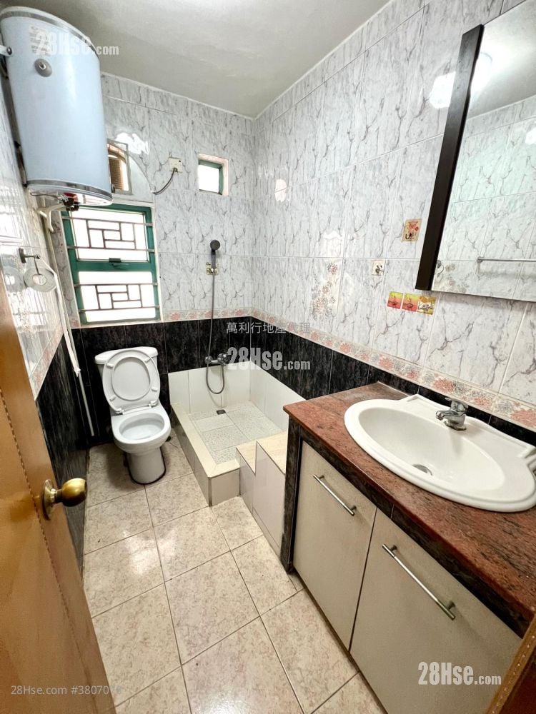 村屋 售盘 3 房 , 1 浴室 700 平方尺