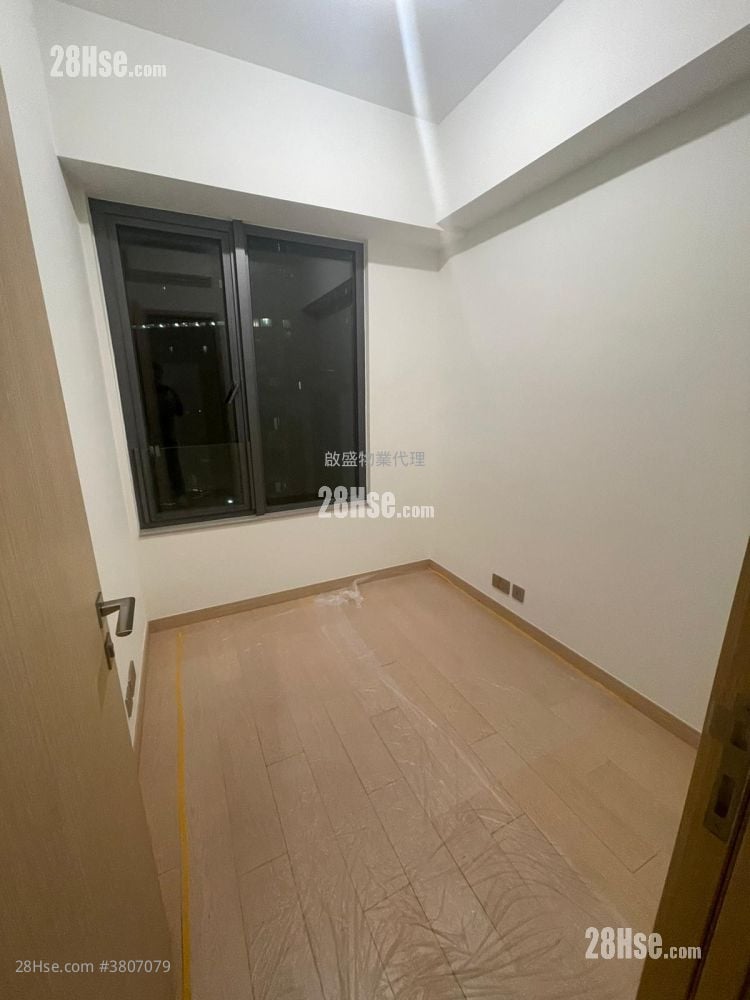 K. Summit Sell 3 Bedrooms , 2 Bathrooms 766 ft²