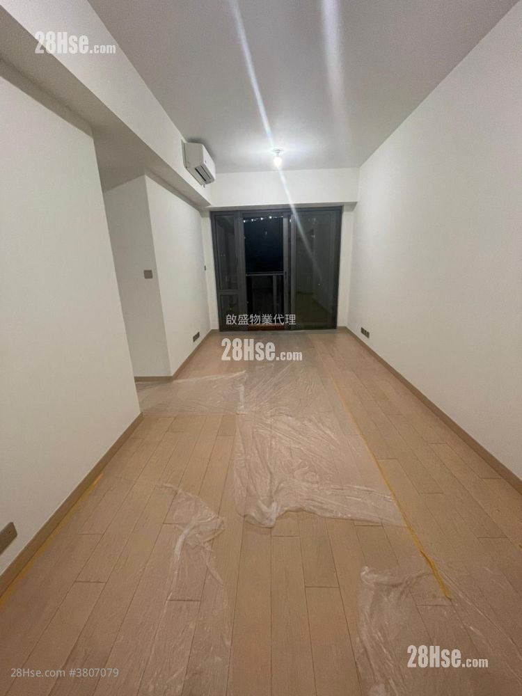 K. Summit Sell 3 Bedrooms , 2 Bathrooms 766 ft²