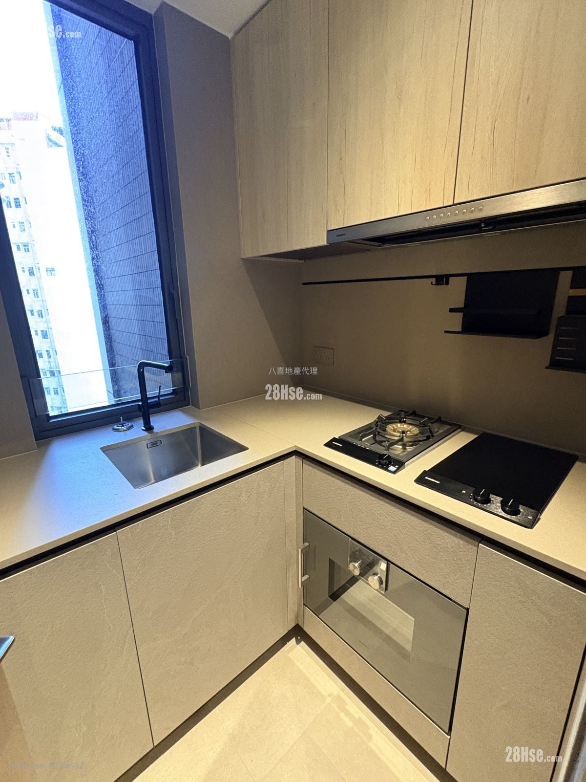 101 Kings Road 售盘 3 房 , 1 浴室 549 平方尺