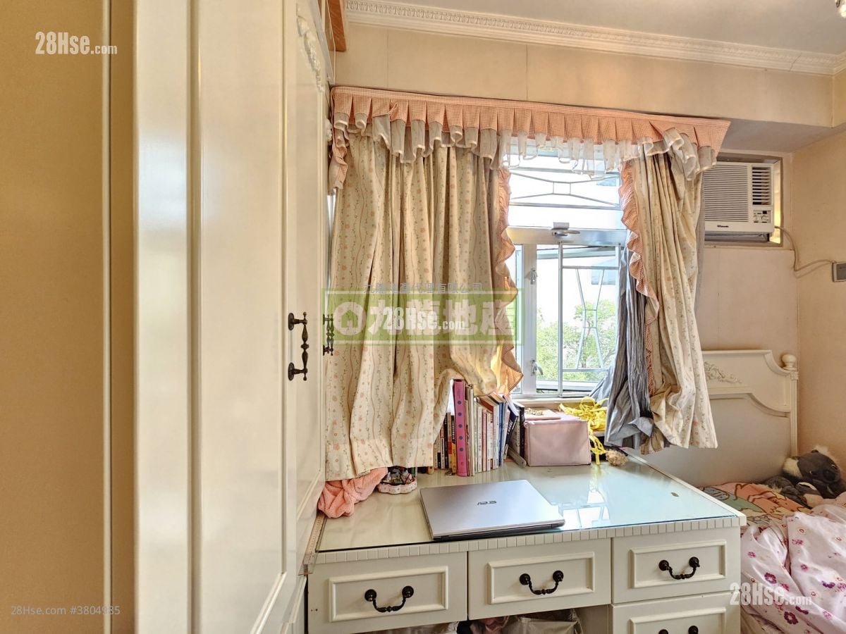 Prince Centre Sell 3 Bedrooms , 1 Bathroom 533 ft²