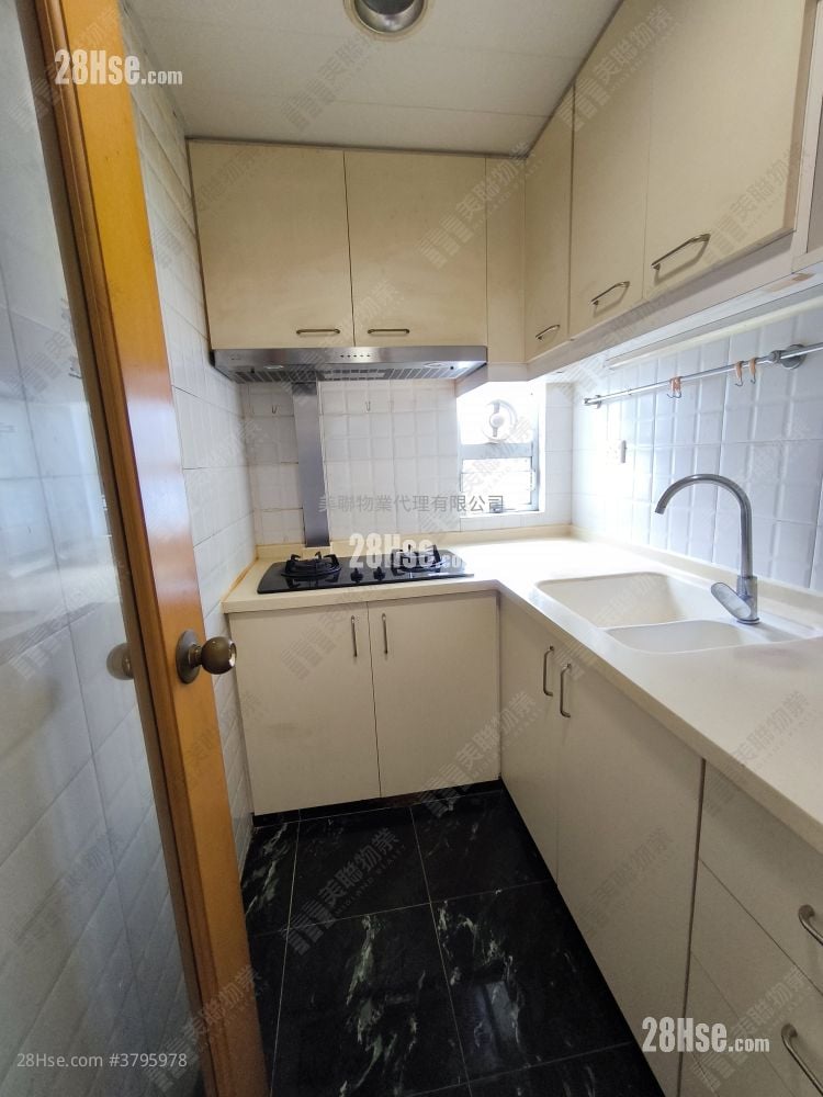 Telford Gardens Rental 2 Bedrooms , 1 Bathroom 556 ft²