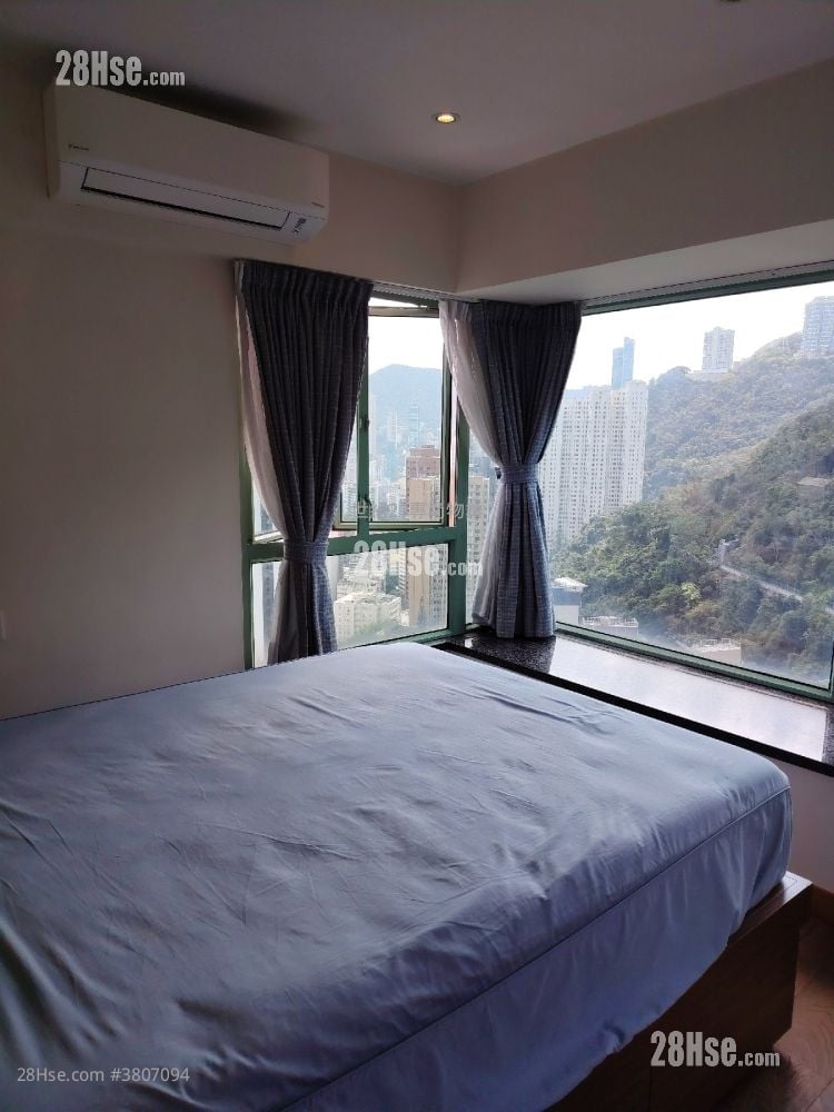 Royal Court Sell 707 ft²