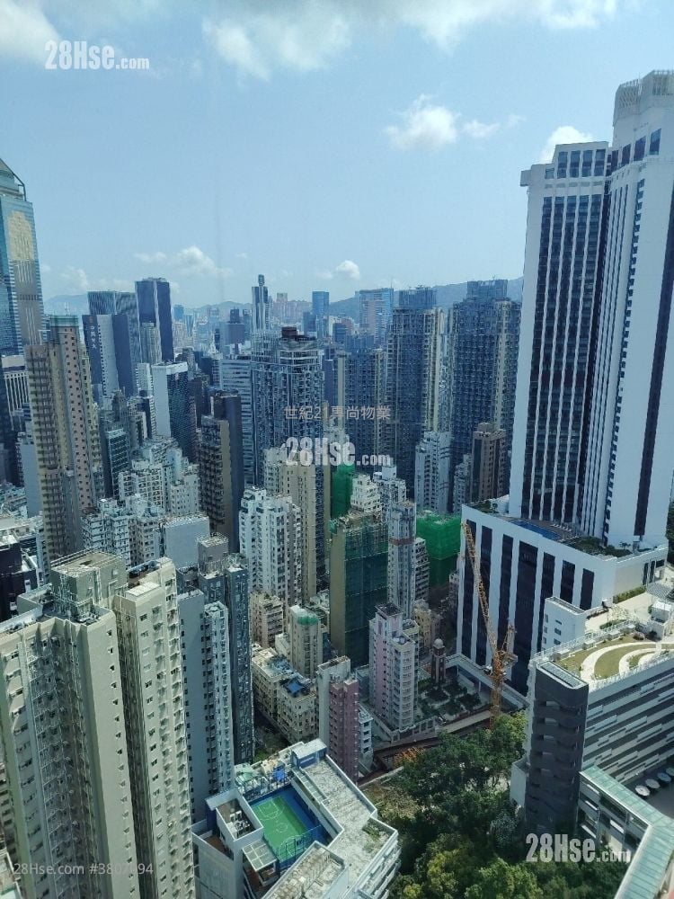 Royal Court Sell 707 ft²