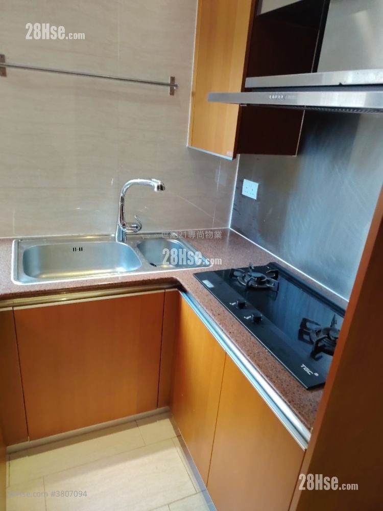 Royal Court Sell 707 ft²