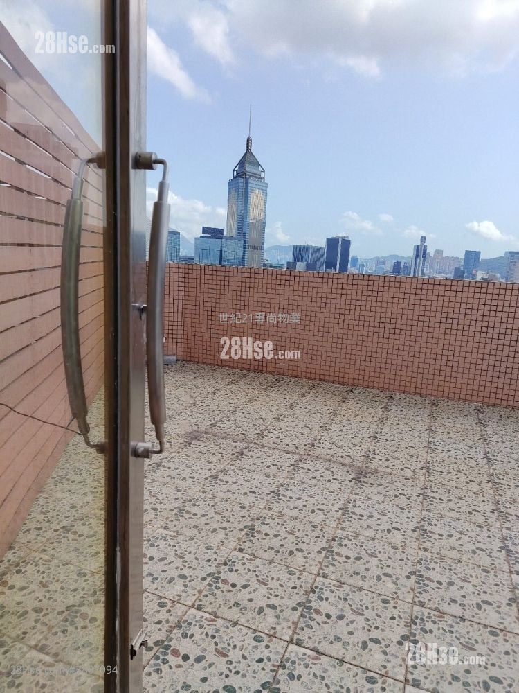 Royal Court Sell 707 ft²