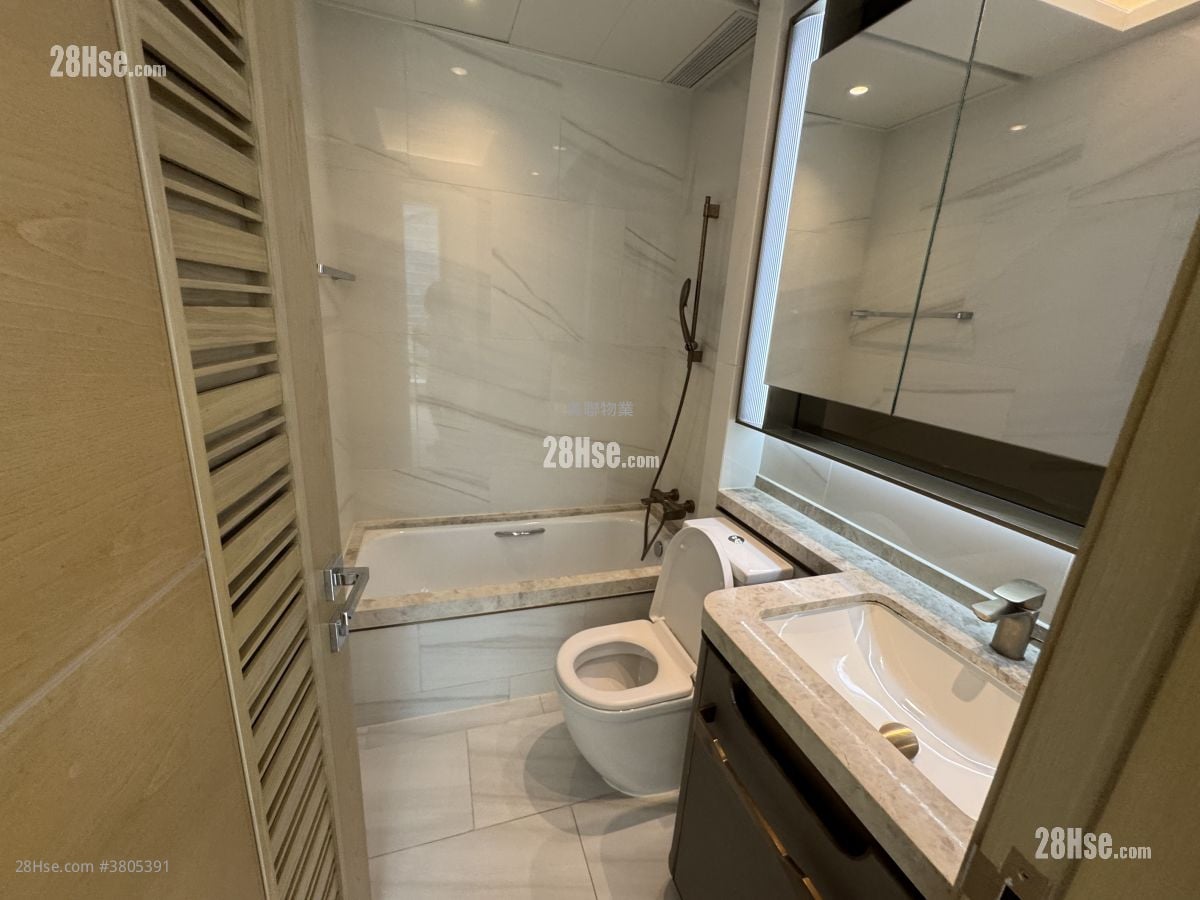 逸珑湾8 租盘 3 房 , 2 浴室 699 平方尺