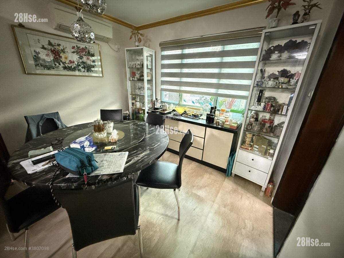 Fairview Park Sell 3 Bedrooms , 2 Bathrooms 848 ft²