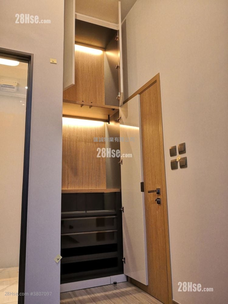 The Vantage Sell 1 Bedroom , 1 Bathroom 268 ft²