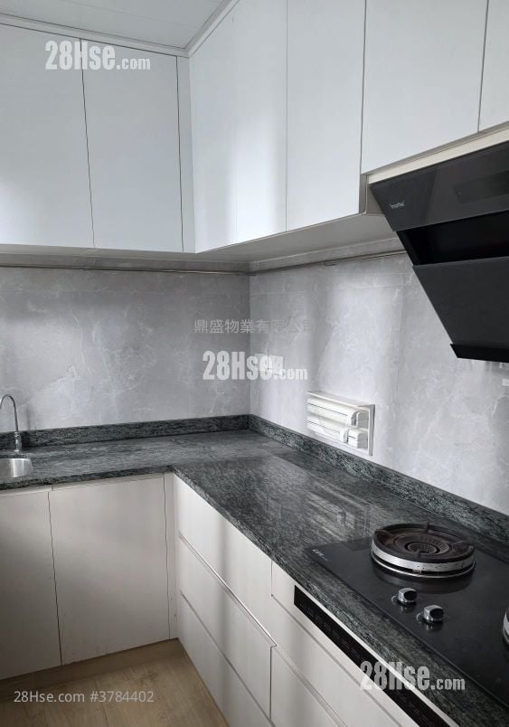 Kiu Fat Building Rental 4 Bedrooms , 2 Bathrooms 650 ft²