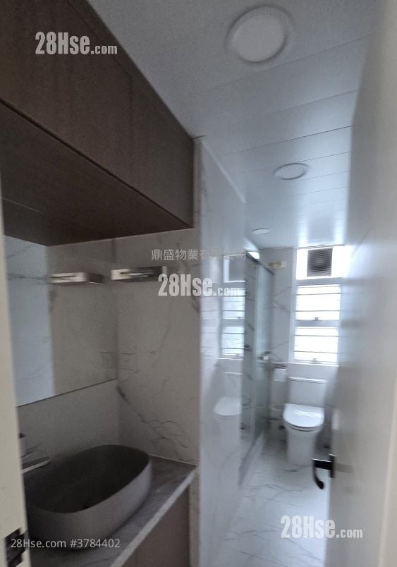 Kiu Fat Building Rental 4 Bedrooms , 2 Bathrooms 650 ft²