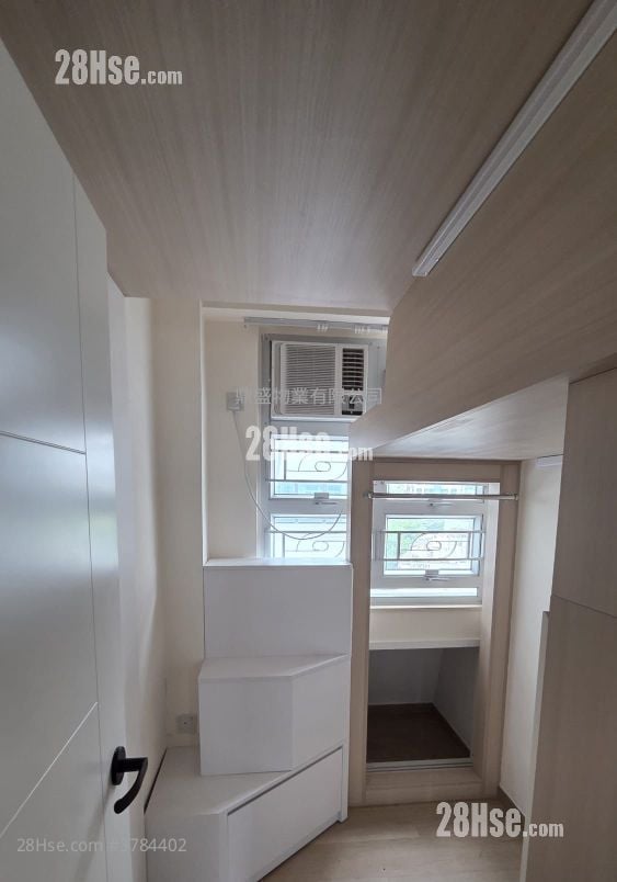 Kiu Fat Building Rental 4 Bedrooms , 2 Bathrooms 650 ft²