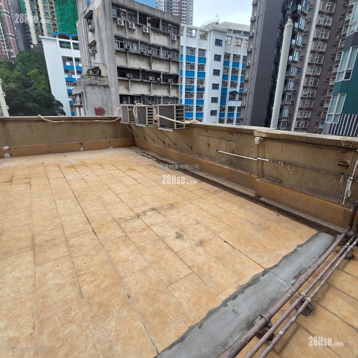 Kiu Fat Building Rental 4 Bedrooms , 2 Bathrooms 650 ft²