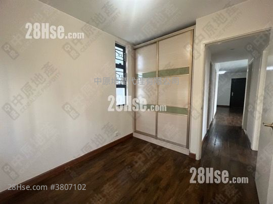 Luk Yeung Sun Chuen Sell 3 Bedrooms , 1 Bathroom 582 ft²