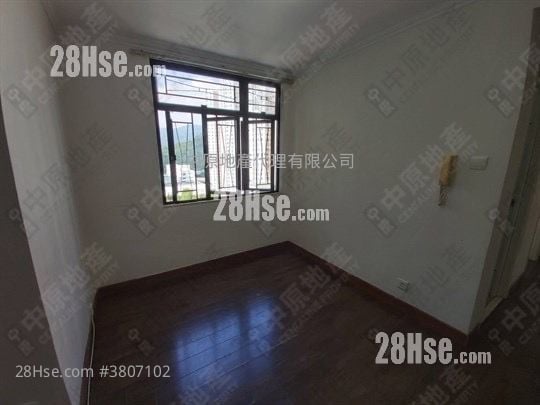Luk Yeung Sun Chuen Sell 3 Bedrooms , 1 Bathroom 582 ft²