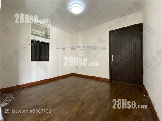 Luk Yeung Sun Chuen Sell 3 Bedrooms , 1 Bathroom 582 ft²