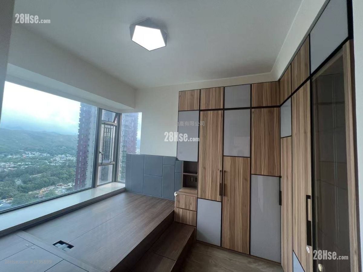 Yoho Midtown Rental 5+ Bedrooms , 3 Bathrooms 948 ft²