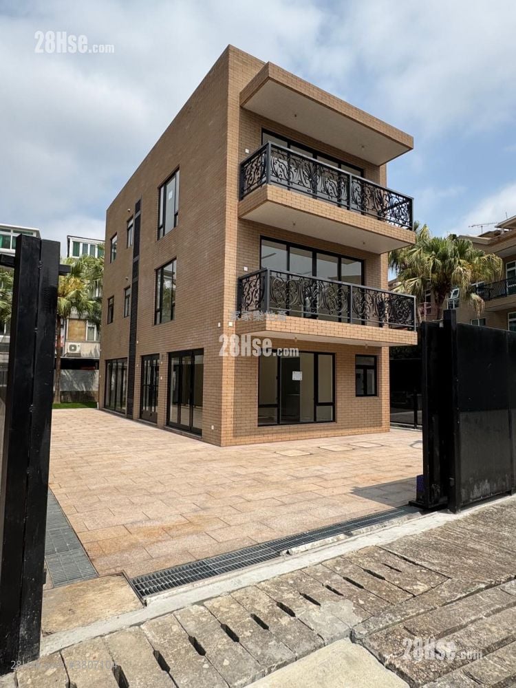 村屋 售盘 4 房 , 5+ 浴室 2,100 平方尺