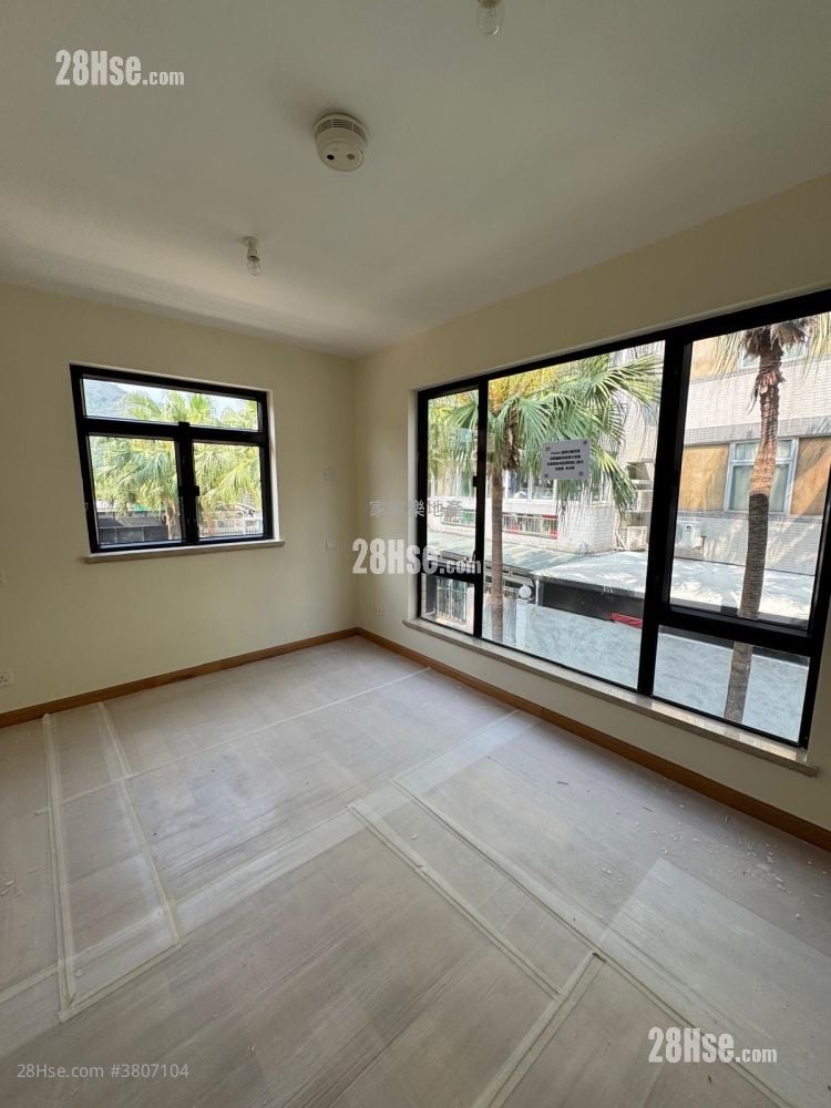 村屋 售盘 4 房 , 5+ 浴室 2,100 平方尺